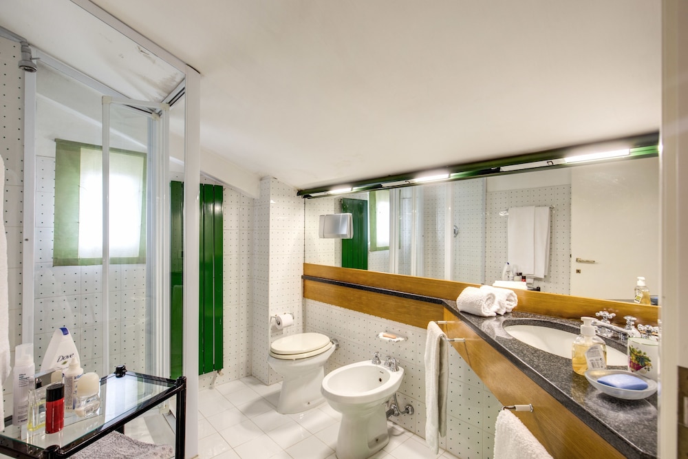 La Gaura Guest House 41/47
