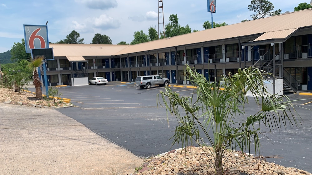 Motel6 Dalton, GA 46/47