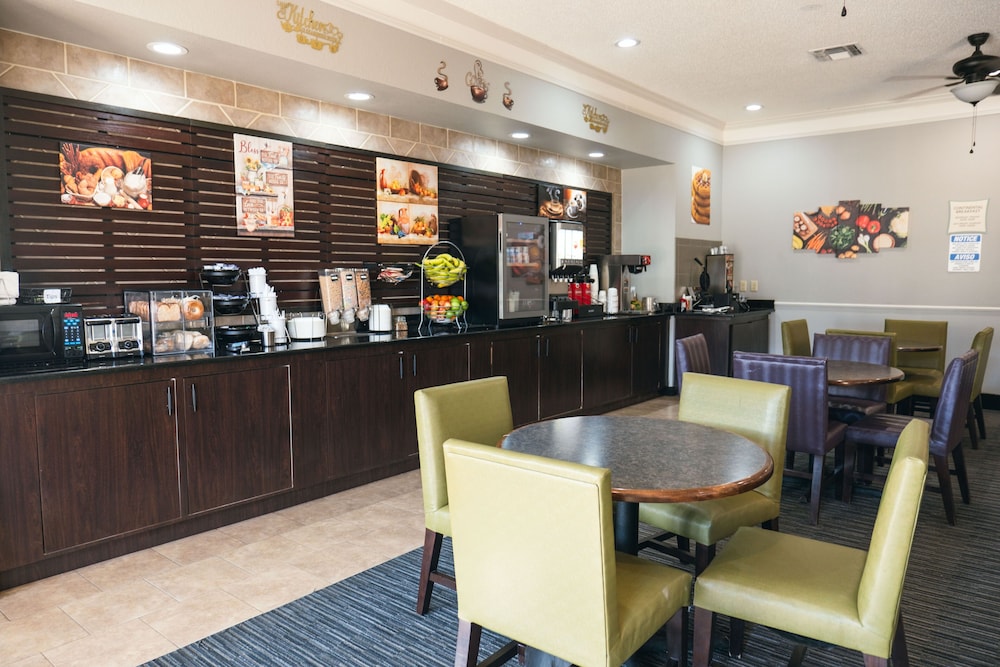 Baymont by Wyndham Fort Stockton 38/52