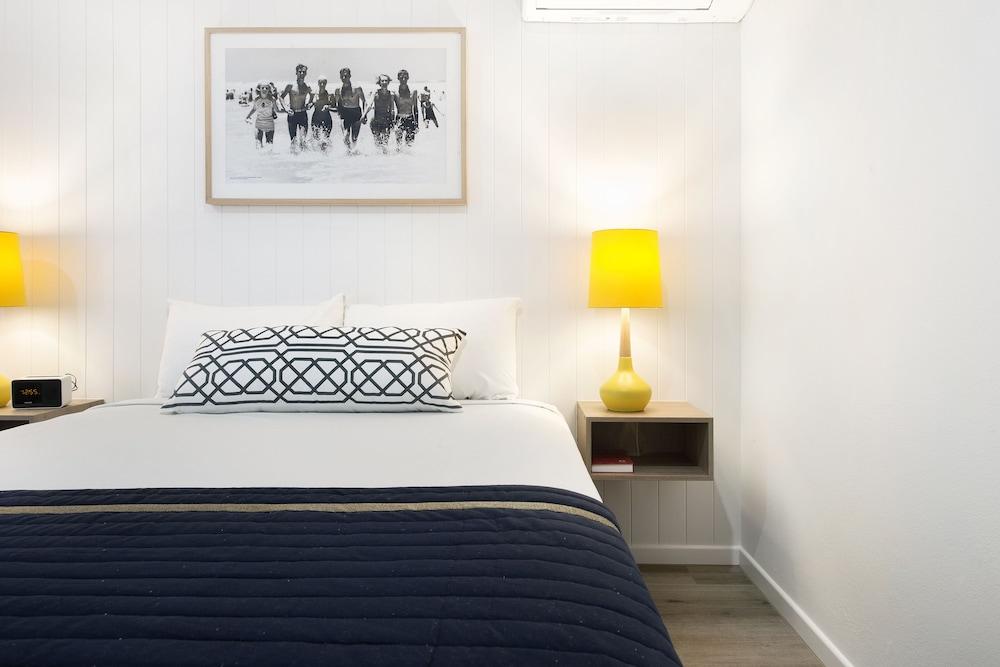 Room, Twin Beds