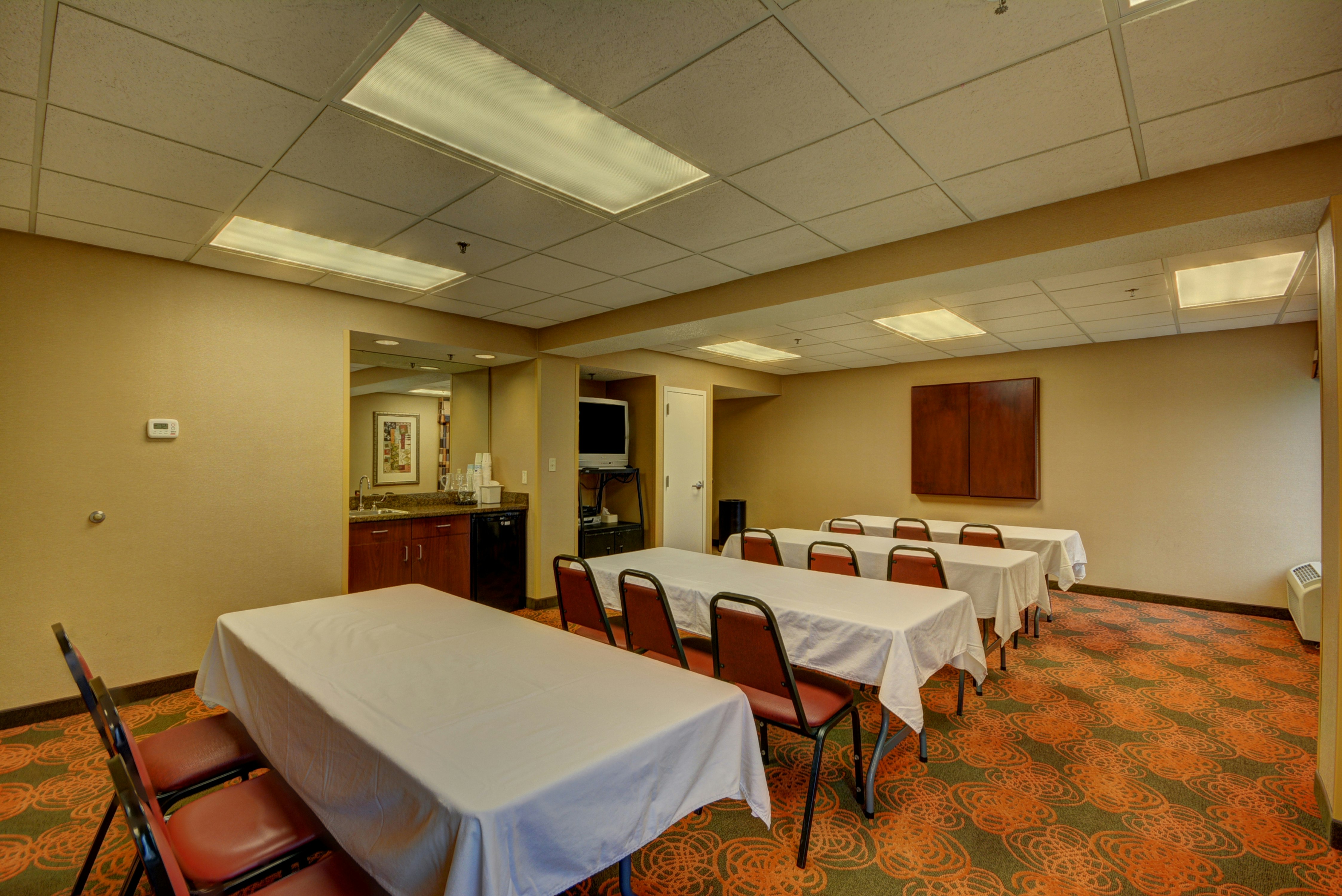 Hampton Inn by Hilton Indianapolis-South 20/25