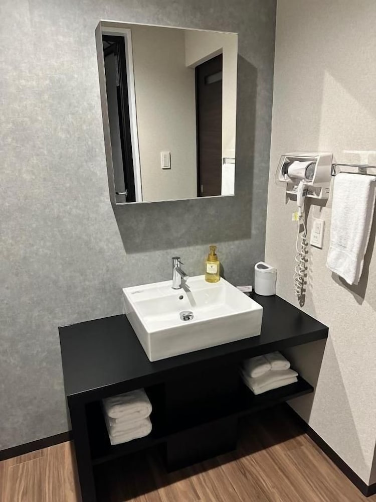 Reftel Osaka Airport Hotel 55/55