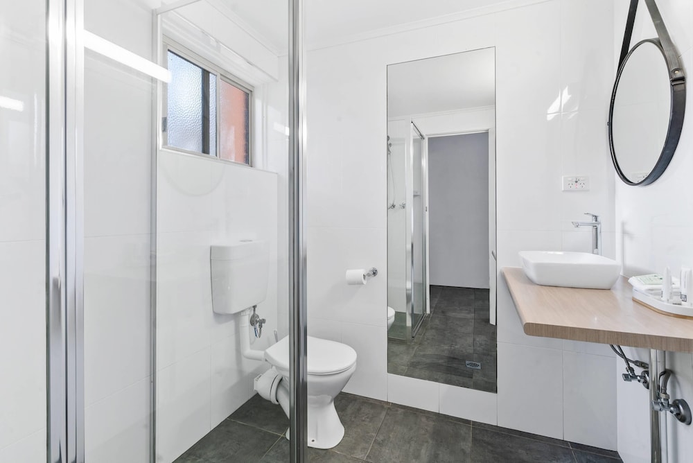 غرفة ديلوكس بسرير كينج، Comfort Inn Commodore Albury 5/6
