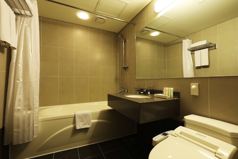 Bridge Hotel Incheon Songdo 60/63