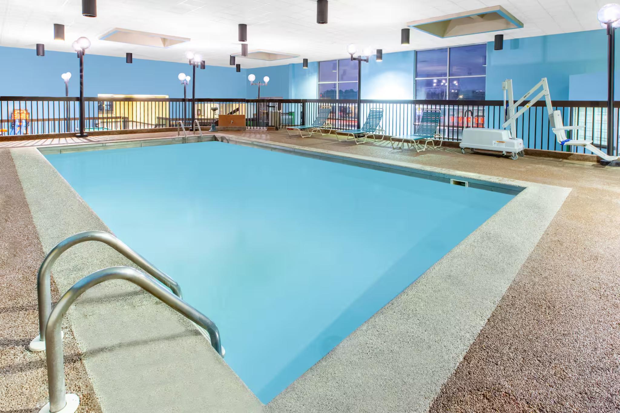 Days Inn and Suites by Wyndham Grand Rapids Near Downtown 21/29