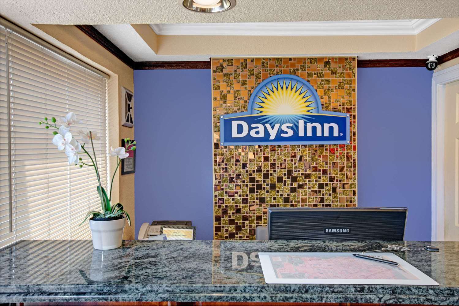 Lobby at Days Inn by Wyndham San Francisco - Lombard, SAN FRANCISCO - CA
