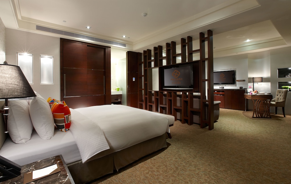 S Aura Hotel 13/50