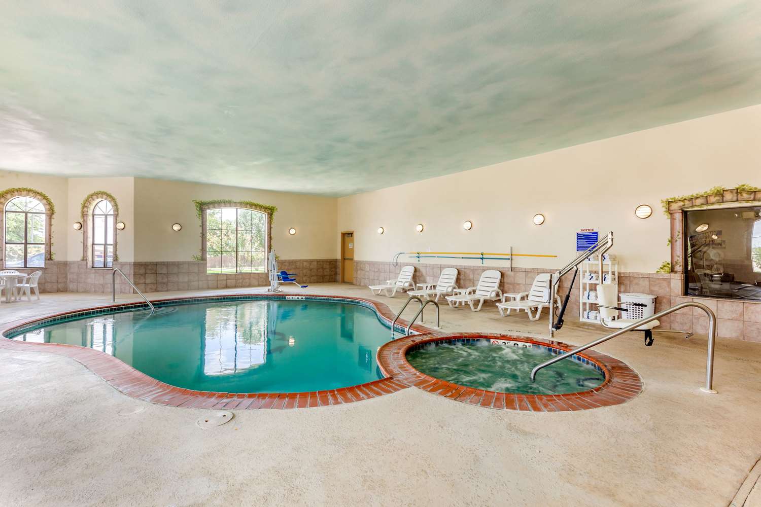 Sleep Inn & Suites Hewitt - South Waco 29/29