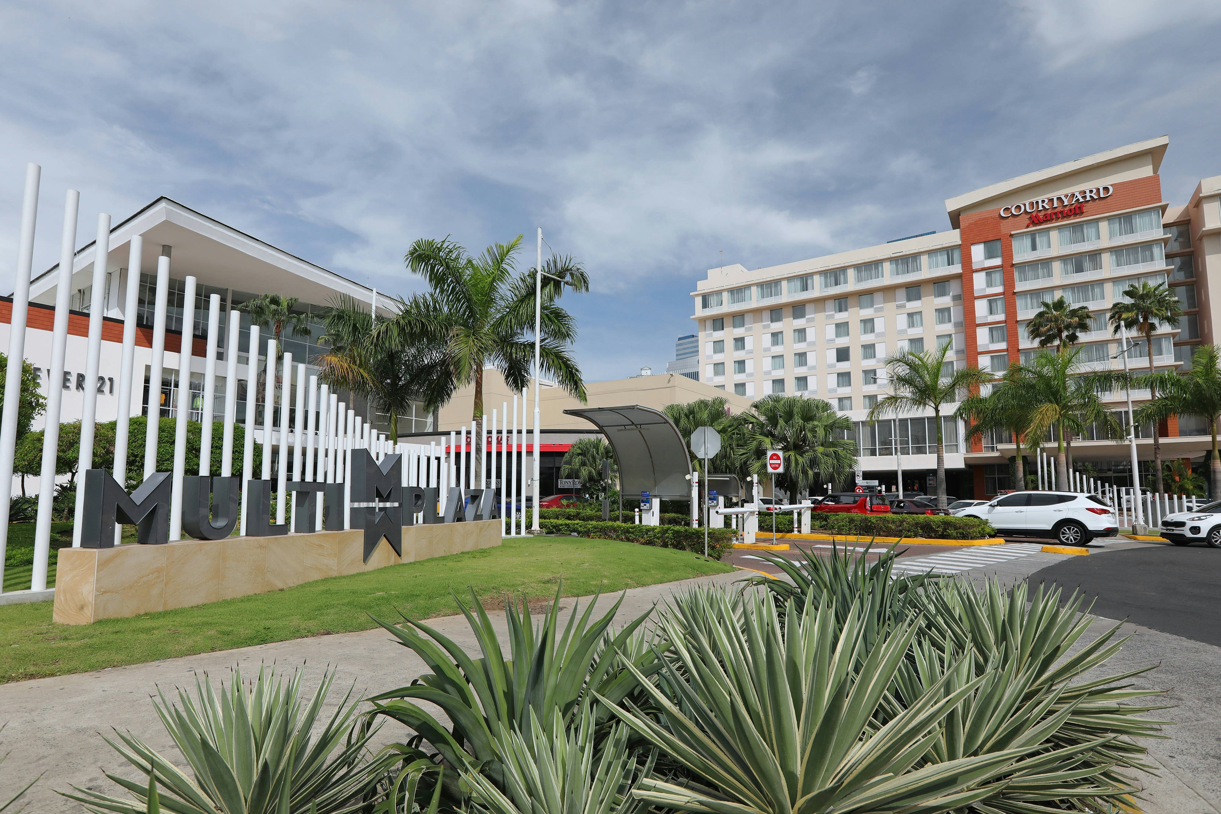 Courtyard by Marriott Panama Multiplaza Mall 2/2
