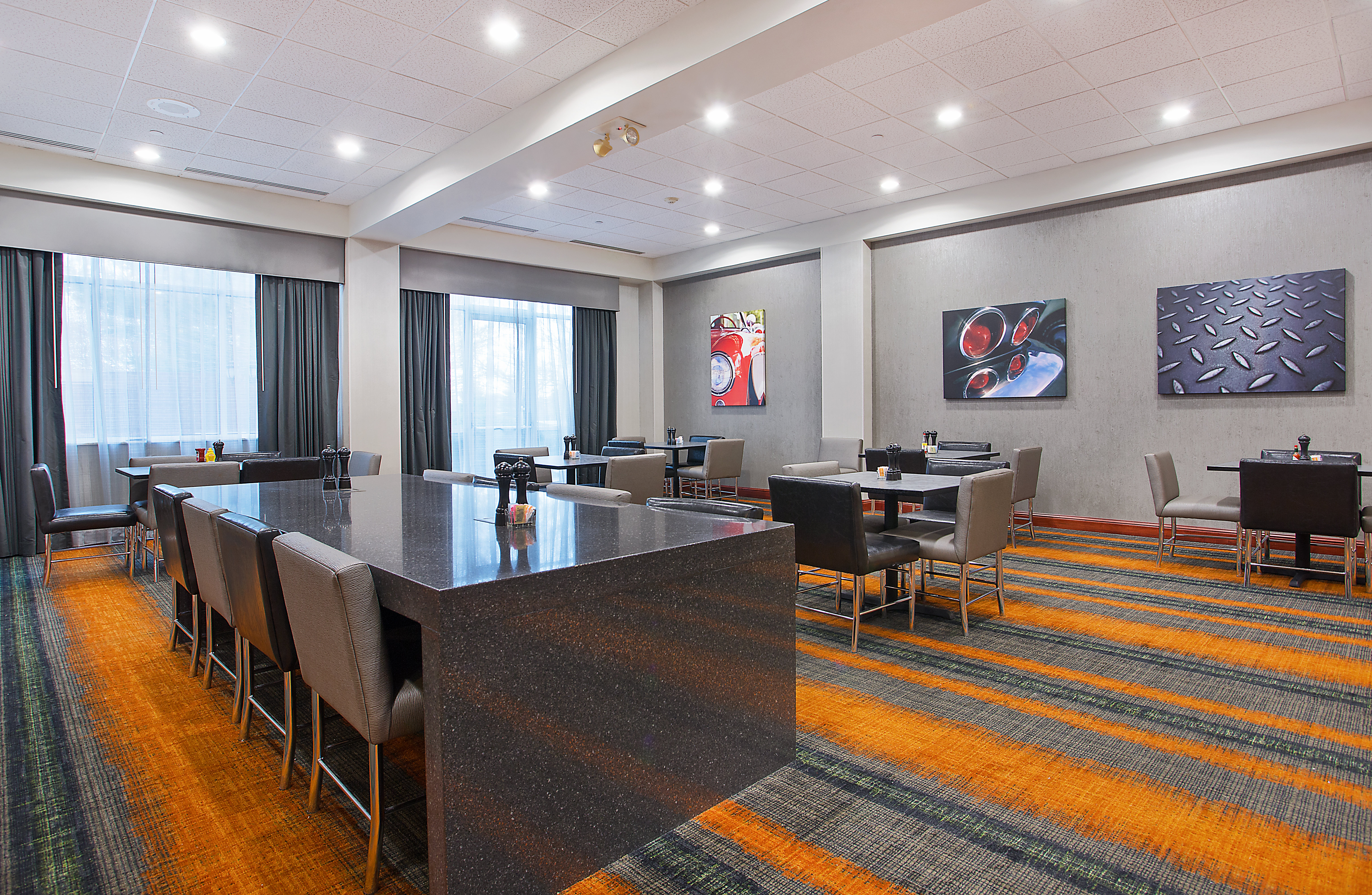 Holiday Inn University Plaza-Bowling Green 62/71