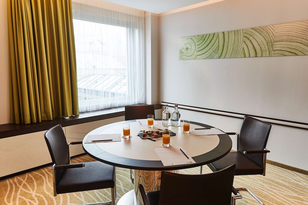 Steigenberger Airport Hotel 33/50