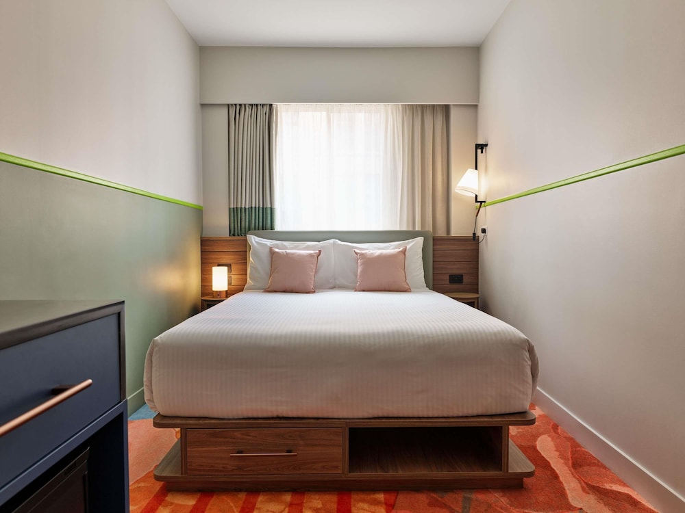 The Clarence Hotel Sydney 15/41