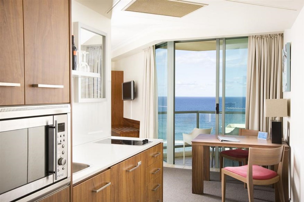 Mantra Legends Surfers Paradise 75/76