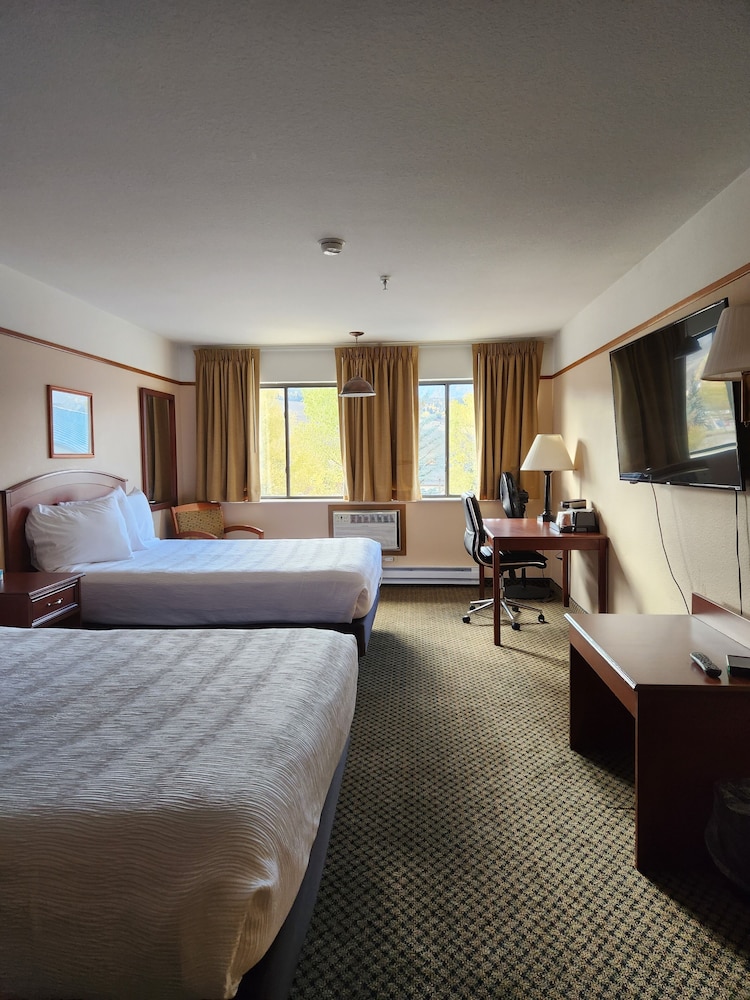 Luxury Inn And Suites 3/75