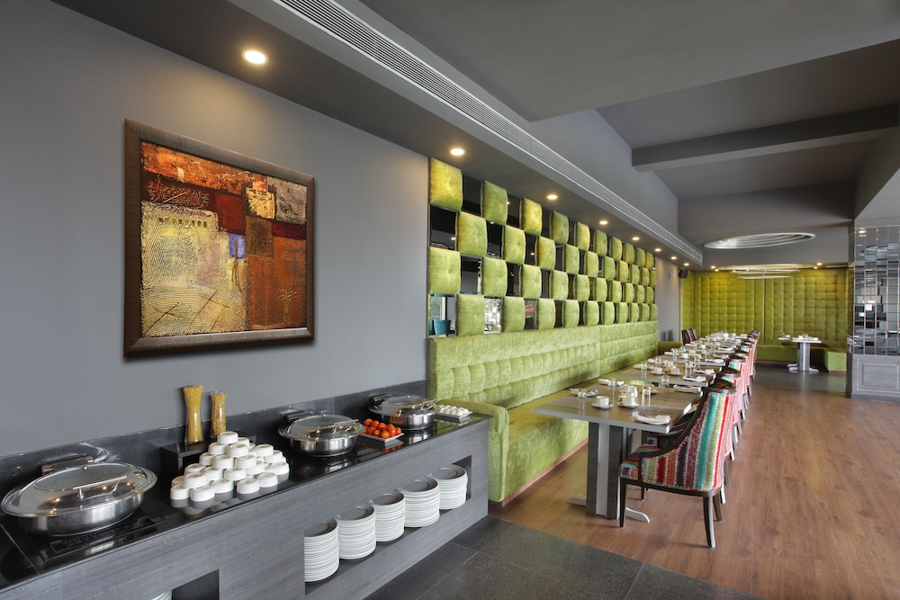 Rs Sarovar Portico 28/59