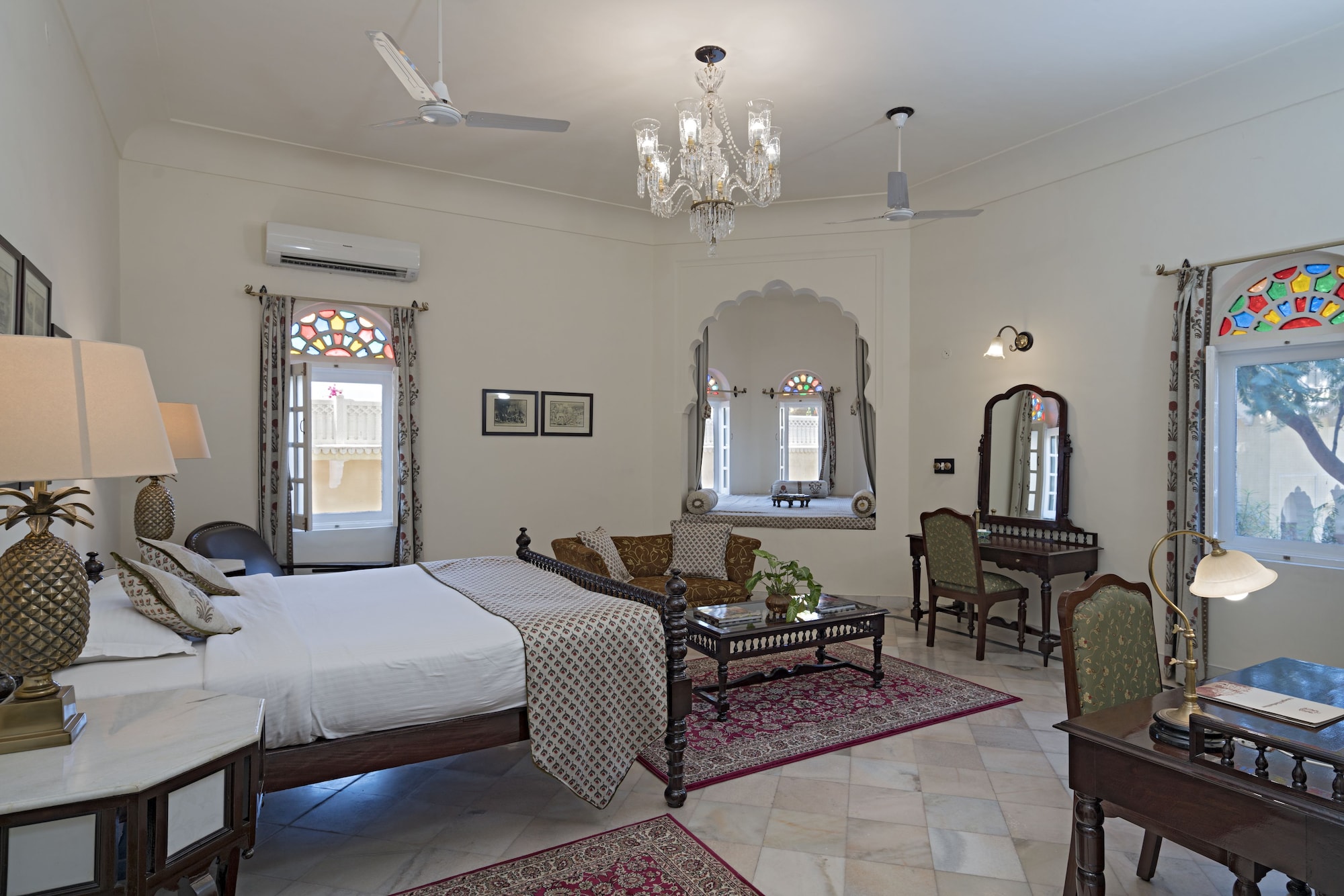 Super, Deluxe, King Bed