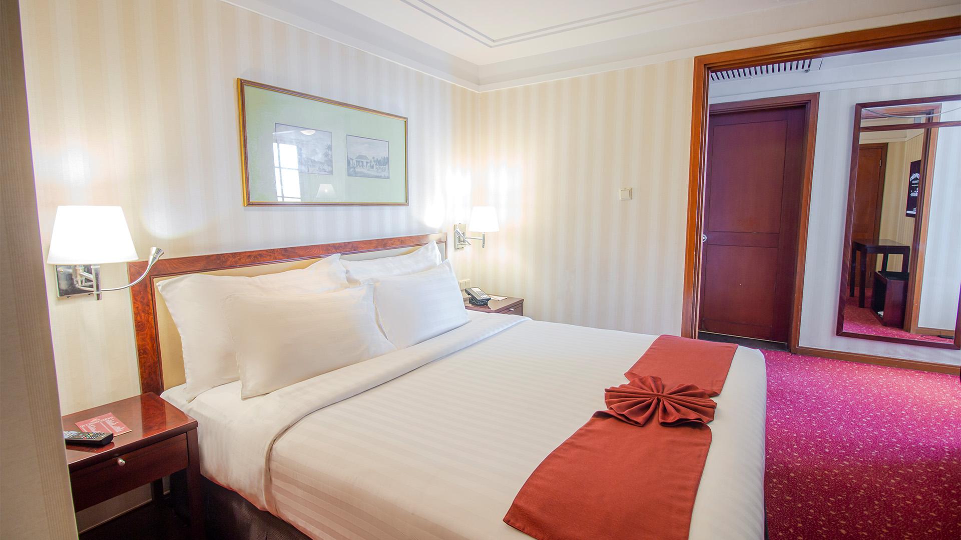 Plaza, Club, Suite, King Bed