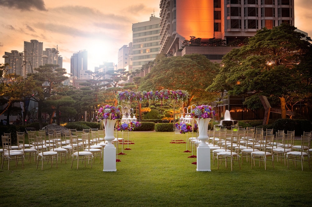 Paradise Hotel Busan 68/75