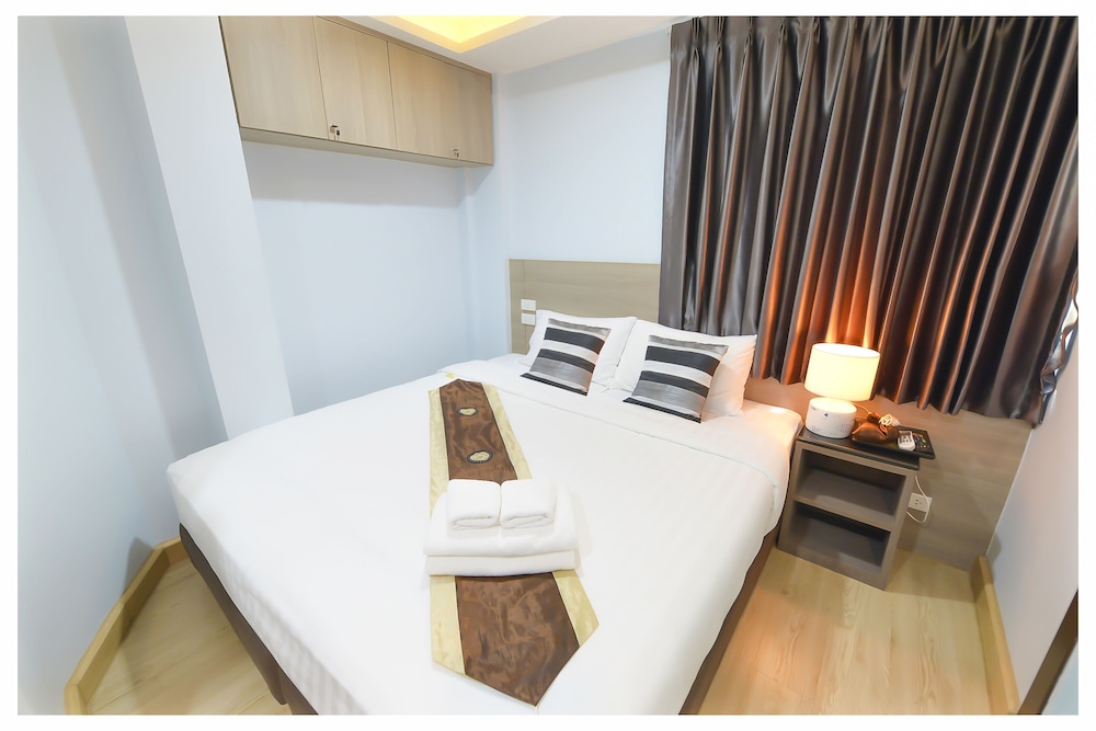 4M Pratunam Hotel 12/57