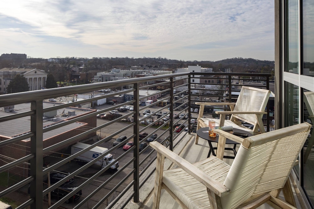 Moxy Nashville Vanderbilt Area 31/51
