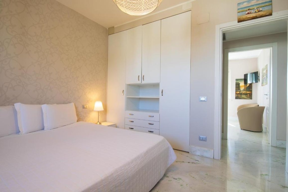 Bianco Riccio Suite Hotel 30/79