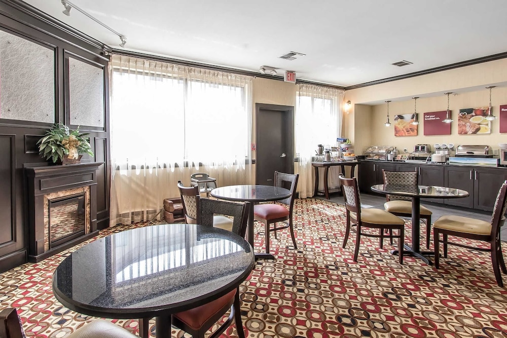 Comfort Suites Lawton Near Fort Sill 48/56