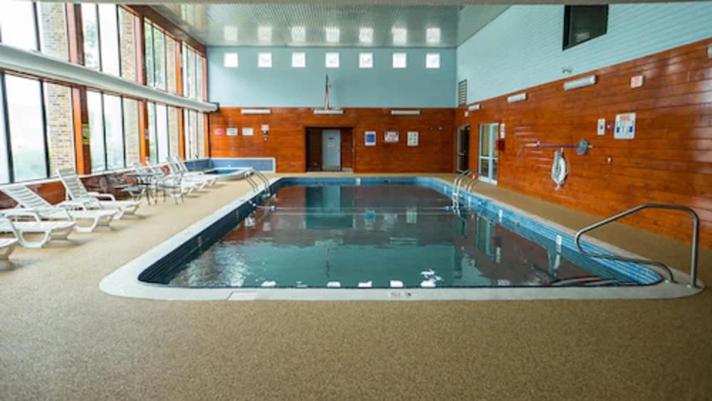 The Mariner Resort Cape Cod by The Red Collection in WEST YARMOUTH - MA