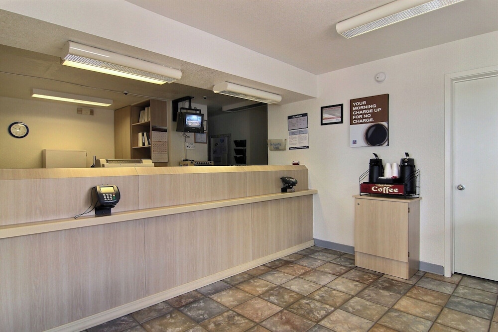 Lobby at Motel6 Gallup, NM, GALLUP - NM