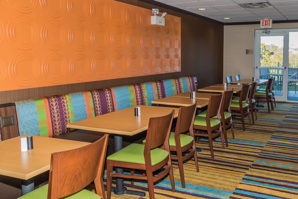 Fairfield Inn Suites By Marriott Morgantown 25/32