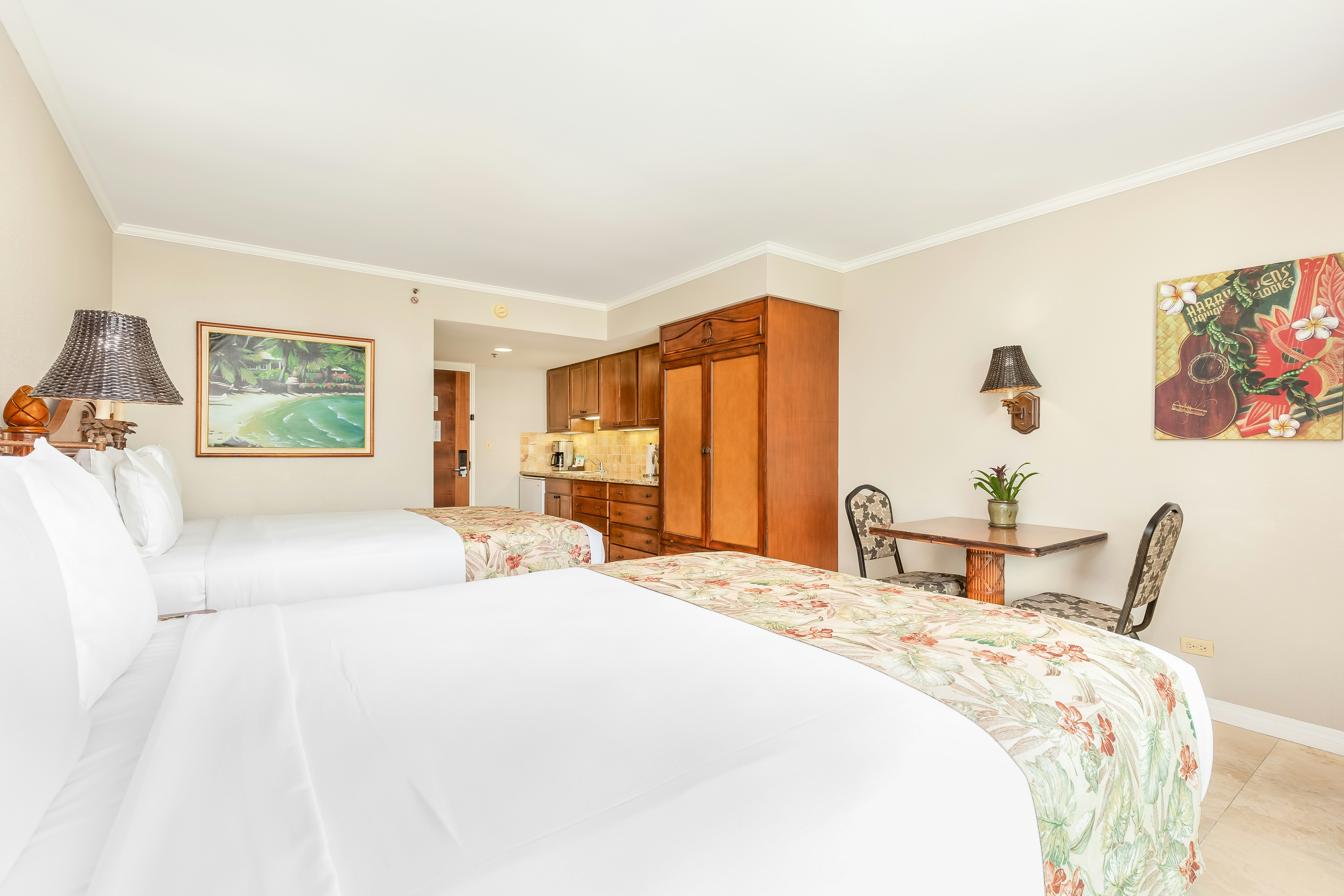 Luana Waikiki Hotel and Suites 18/50