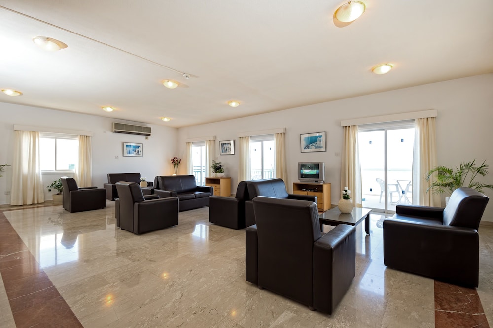 Sunny Hill Hotel Apartments 32/58