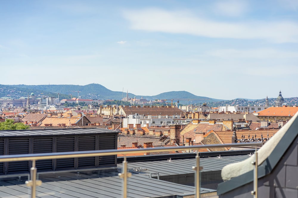 Utto Luxury Suites 48/54