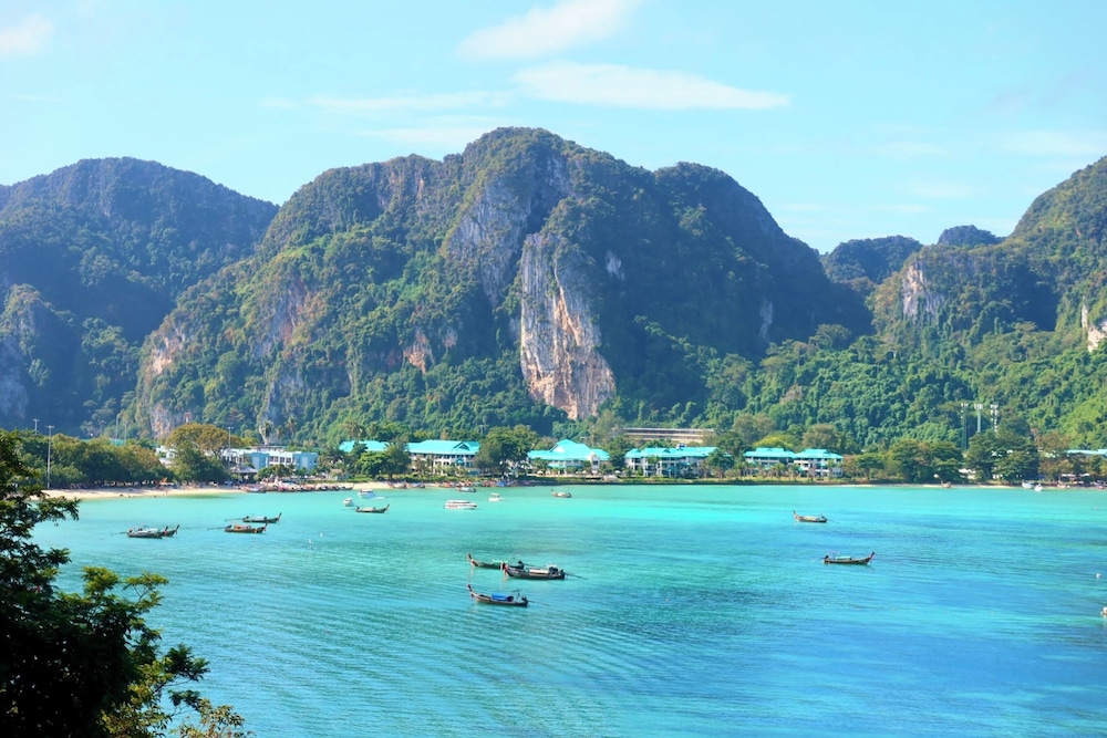 PHI PHI SEA SKY RESORT 62/66