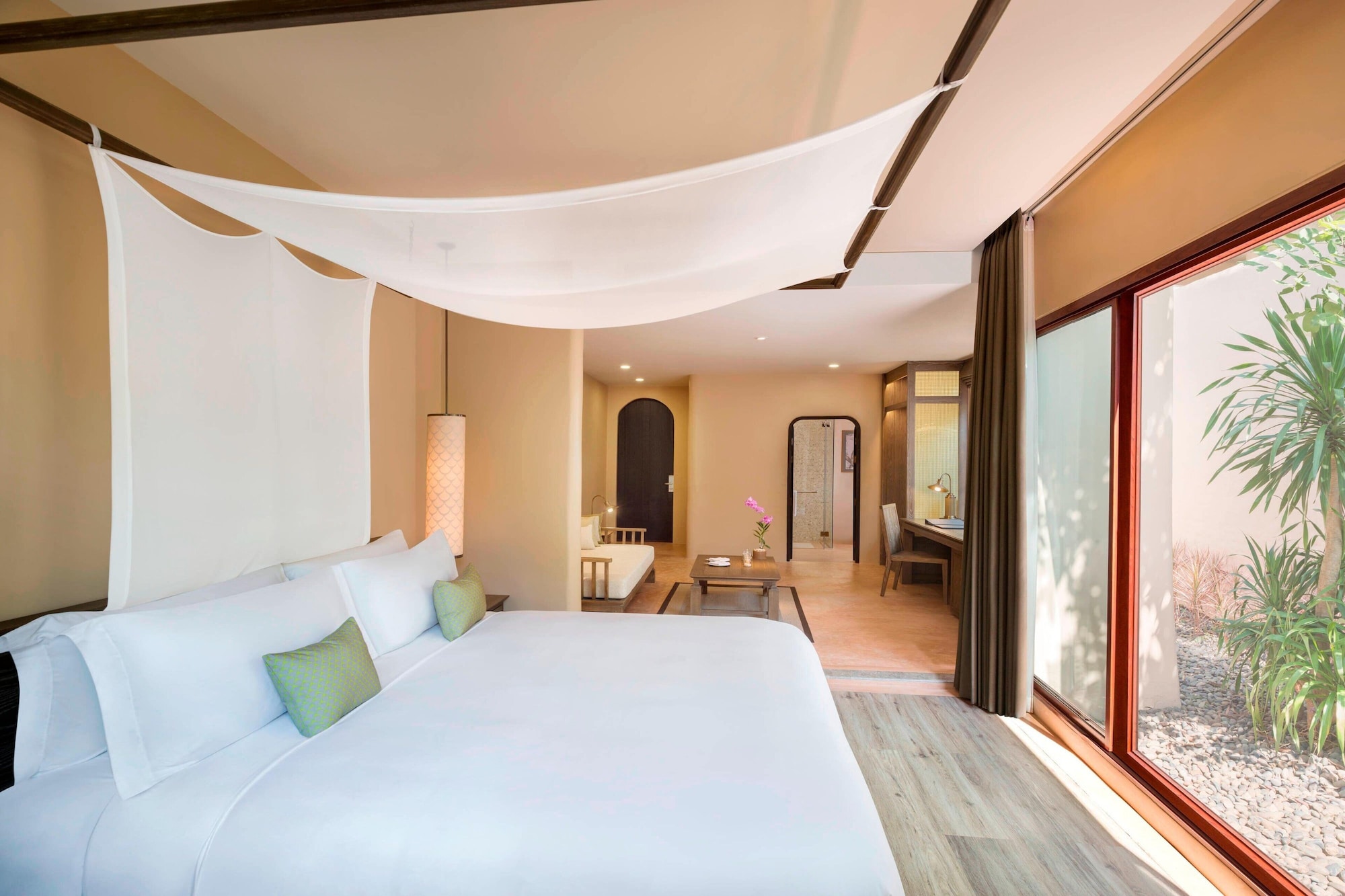 Room, King Bed, Sofa