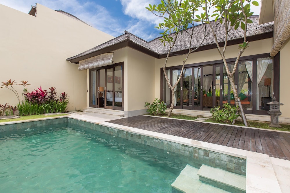The Reika Villa 63/69