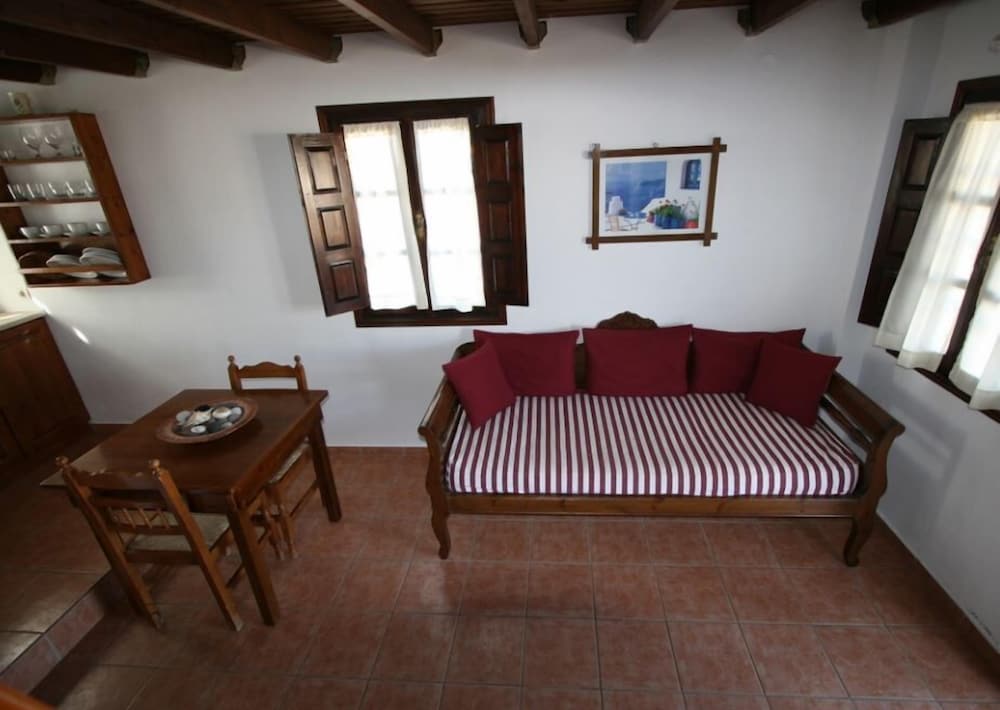Anna Traditional Apartments 47/68