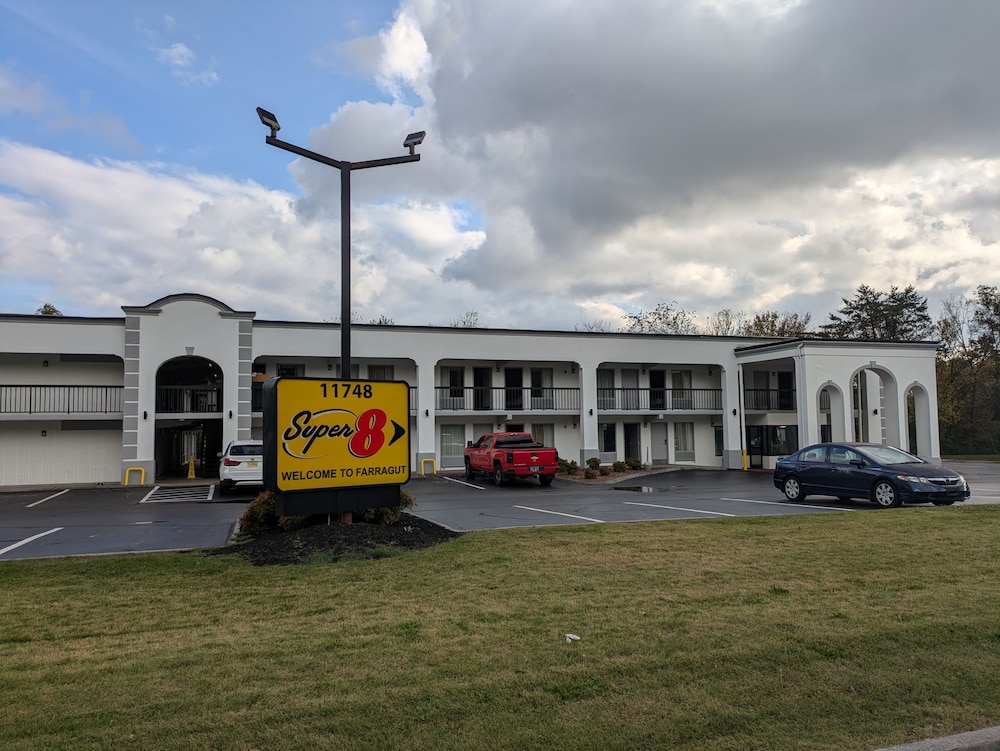 Super 8 By Wyndham Knoxville West/Farragut 42/48