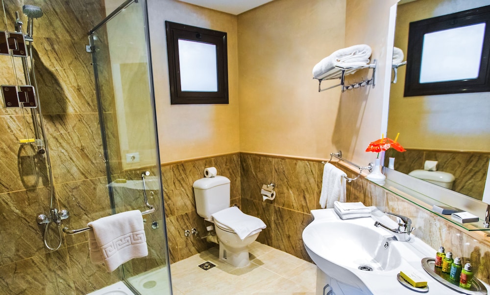 Sky View Suites Hotel 20/20