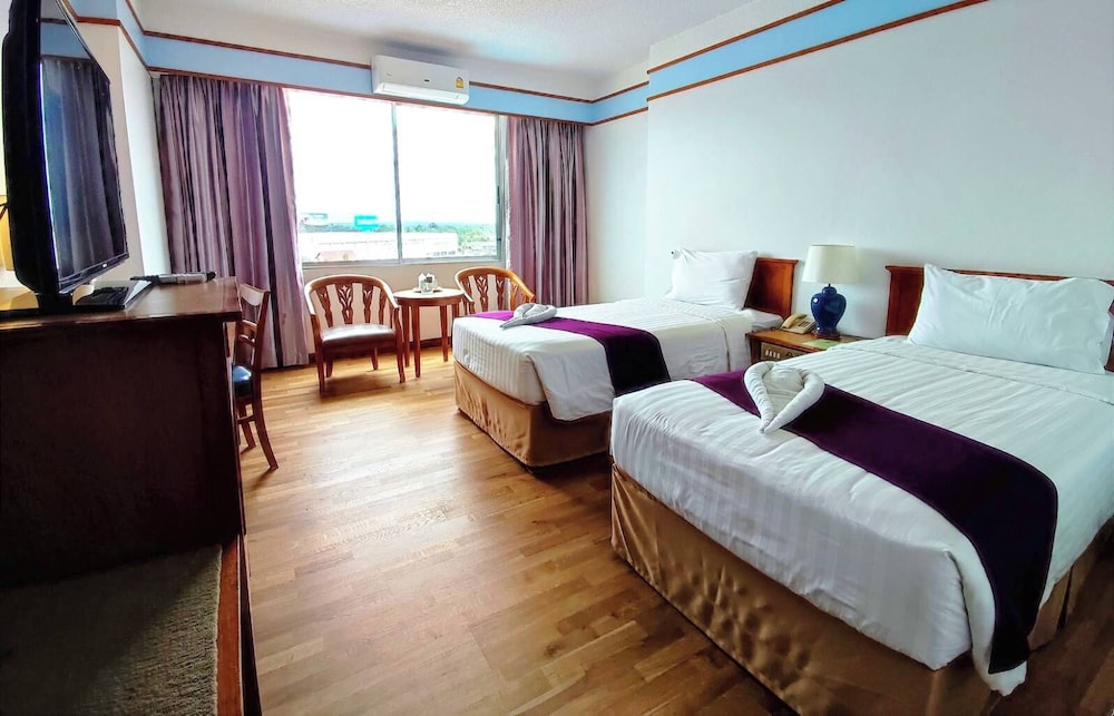 Diamond Plaza Hotel Suratthani 14/50