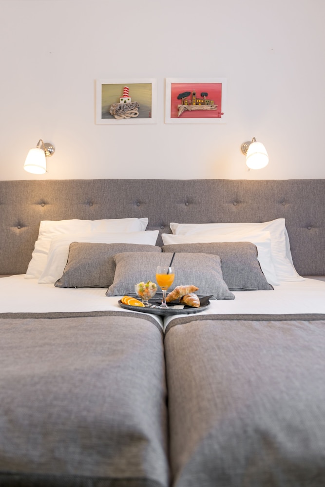 Hotel Pax 30/98