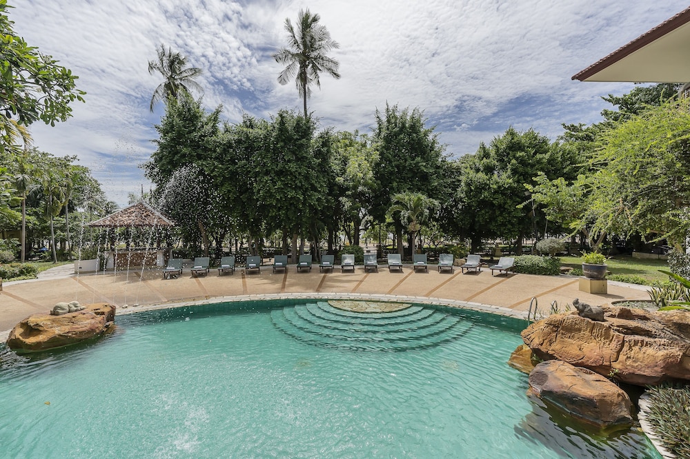 Bella Villa Cabana 40/42