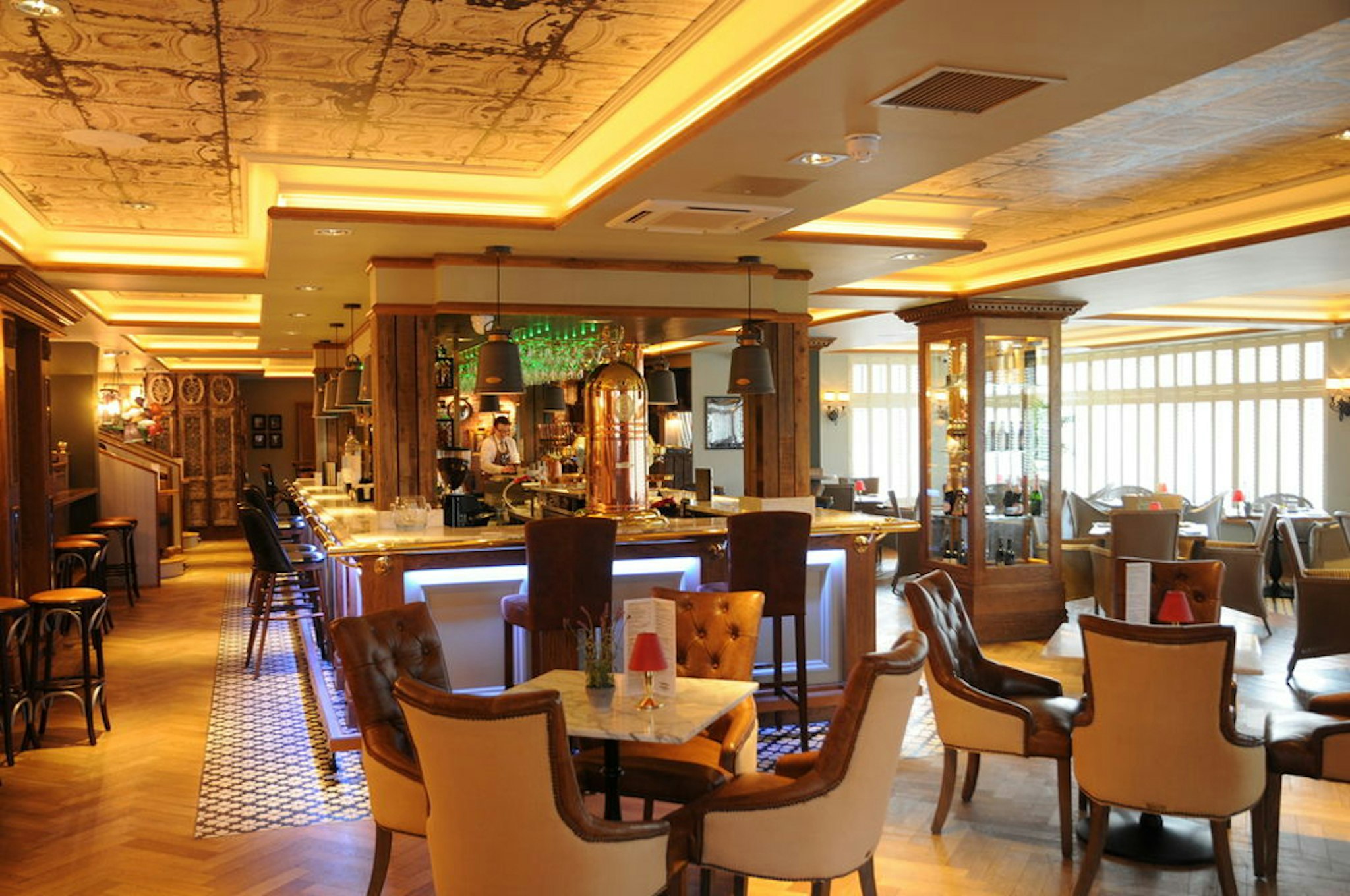 Busby Hotel 40/47