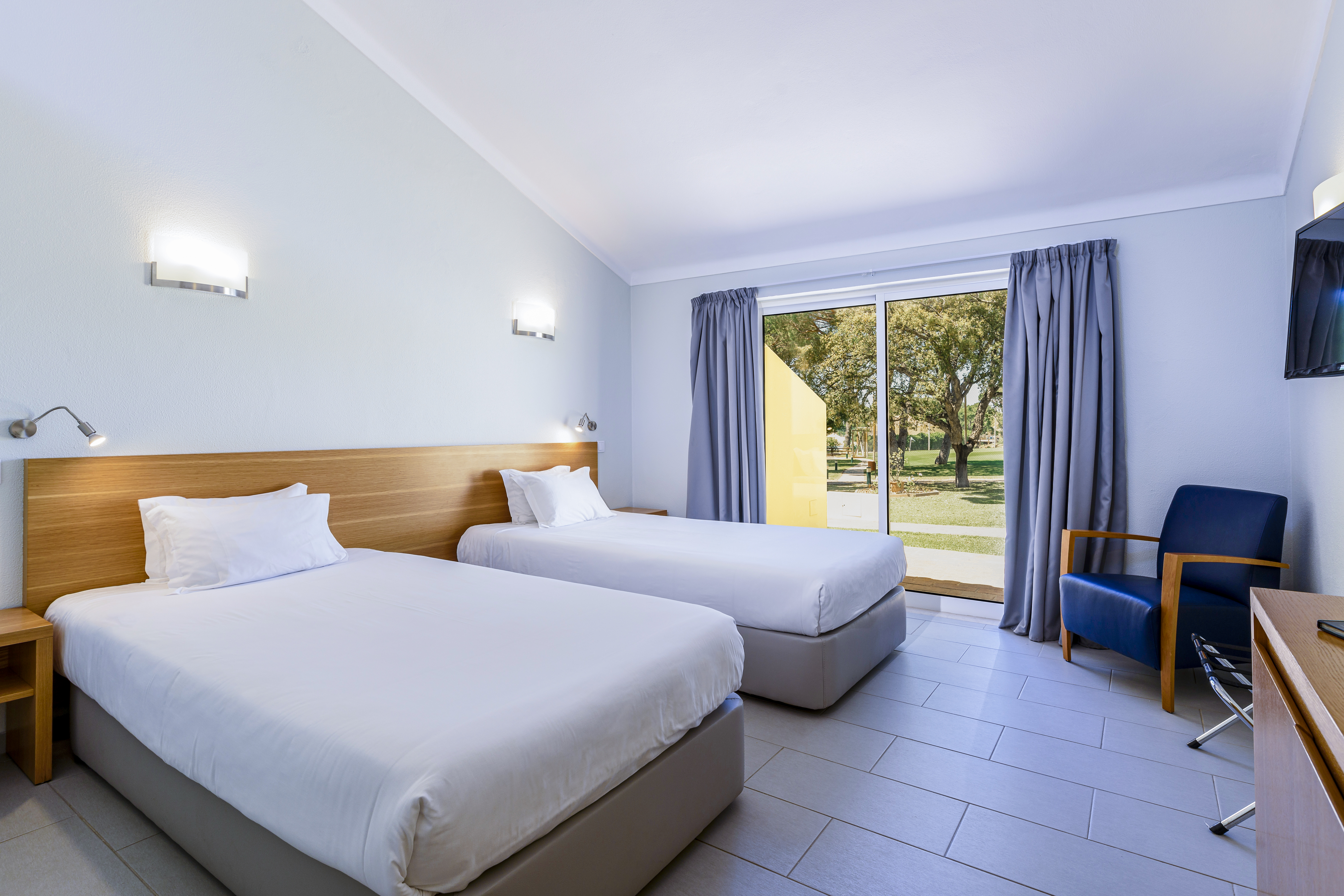 2 Bedrooms, Villa