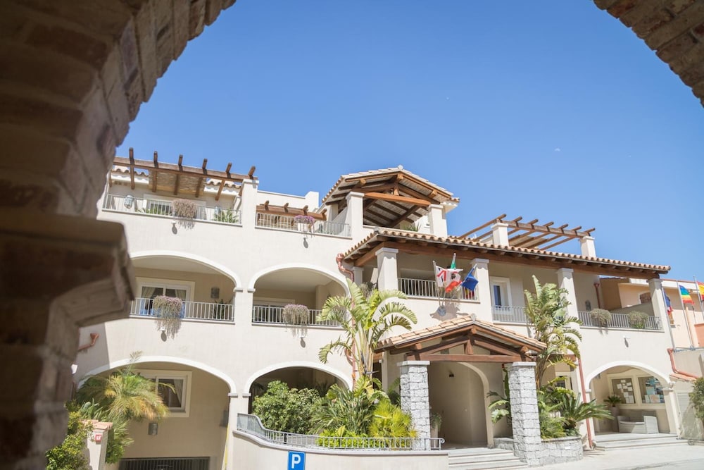 Regina Simius Hotel 4/50
