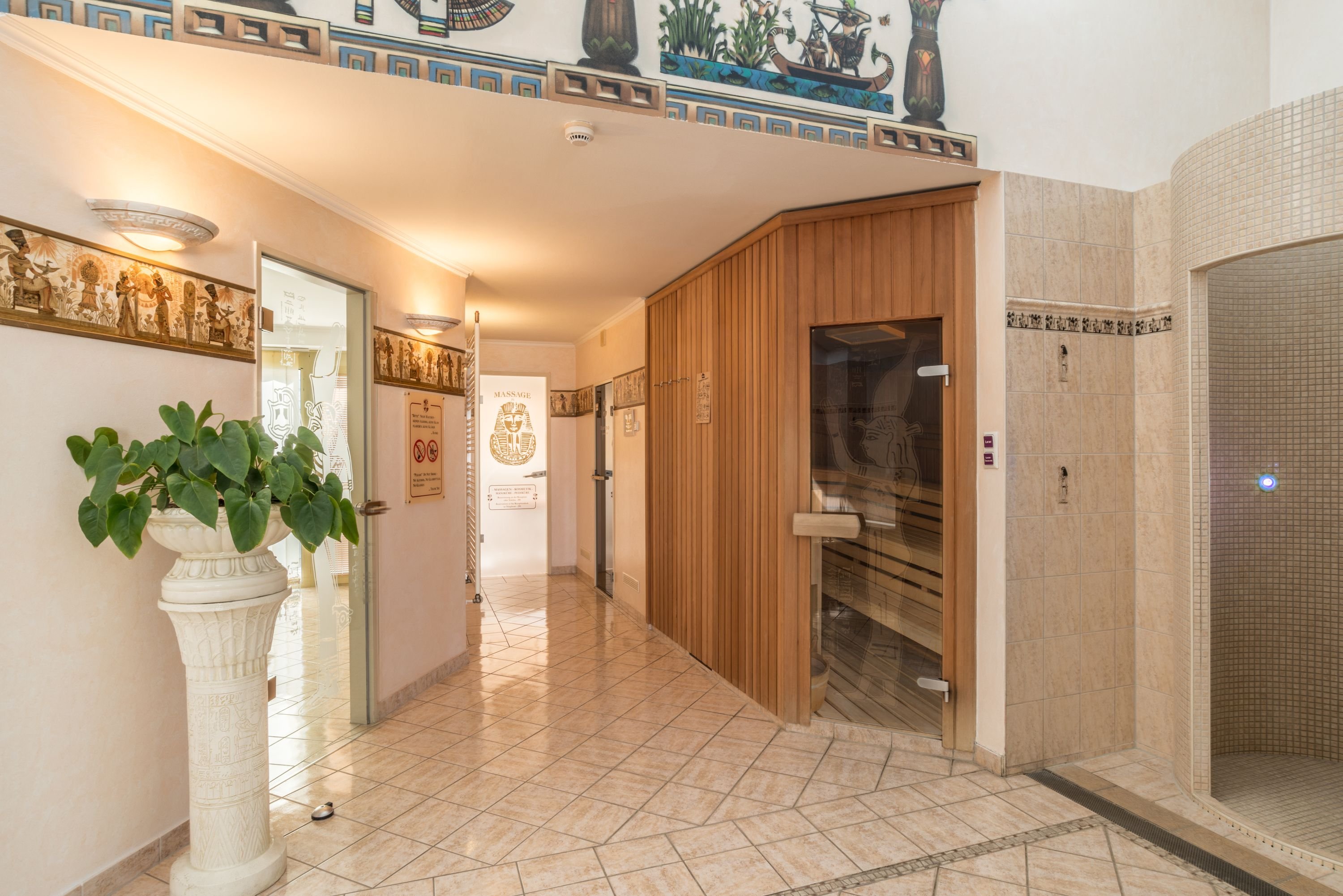 HOLLYWOOD MEDIA HOTEL 4/54
