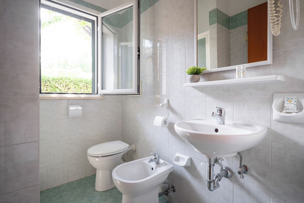 Club del Sole Le Mimose Family Resort 75/75