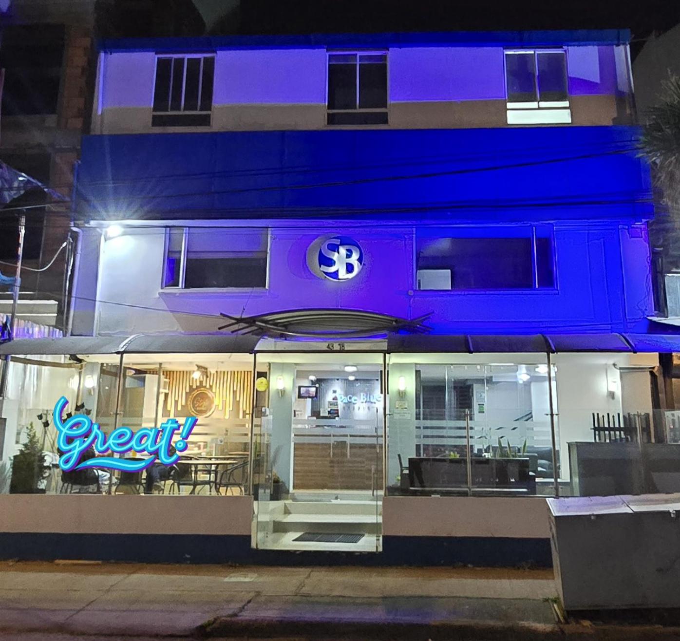 Stay Blue Hotel 1/47