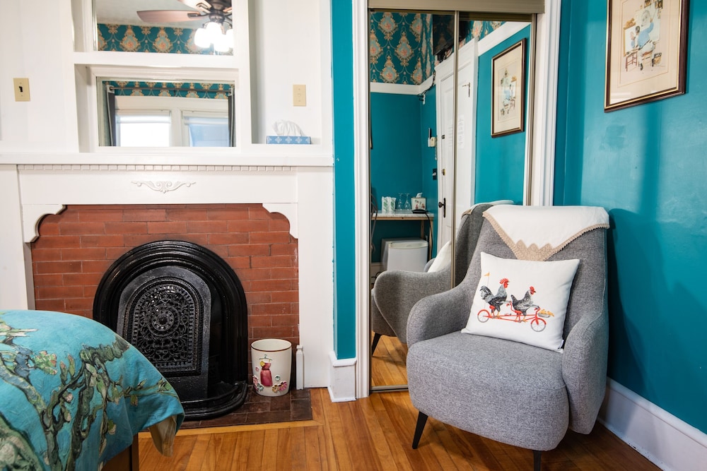 Prince Street Suites 25/50