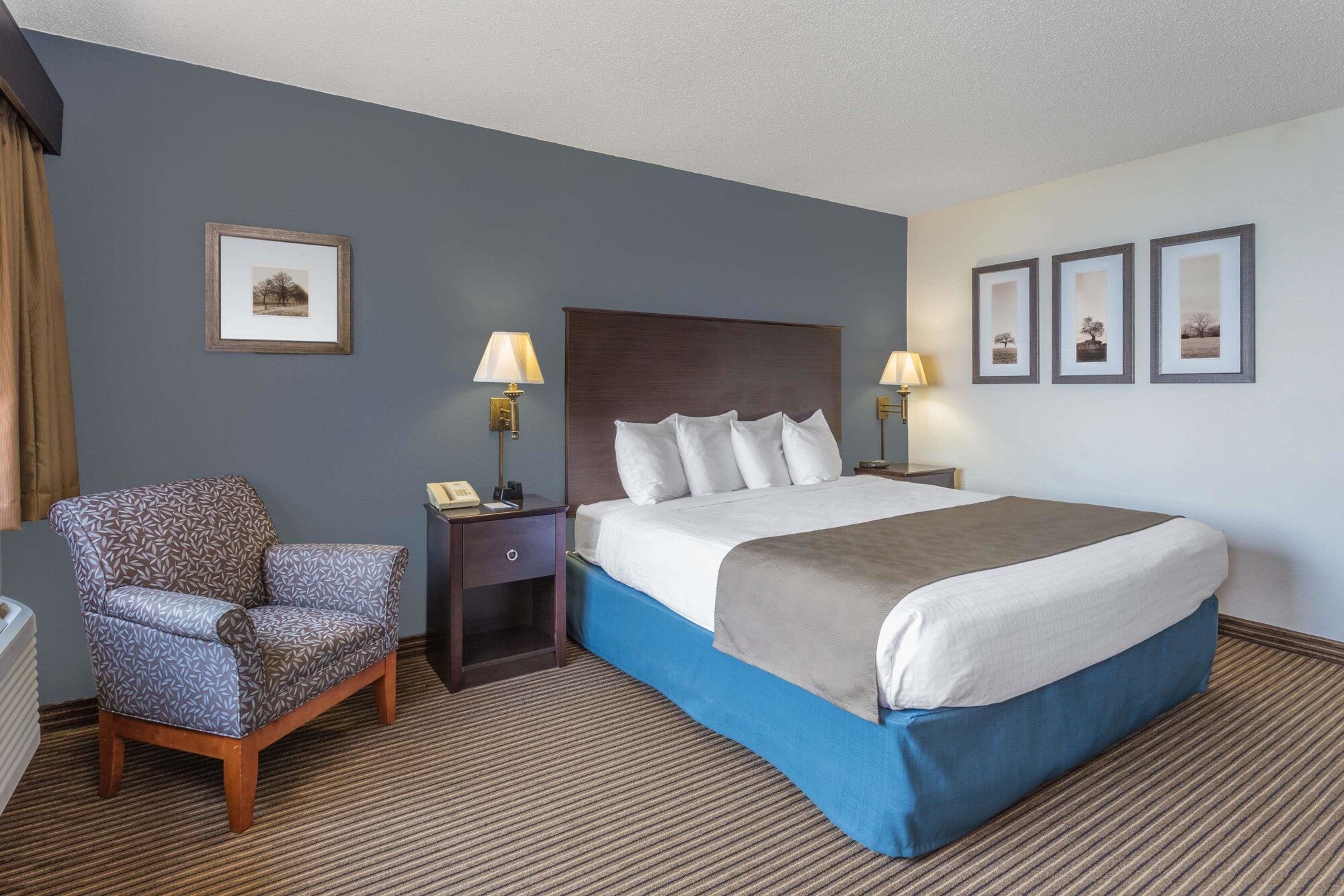 Superior, King Bed, Water View, High Floor