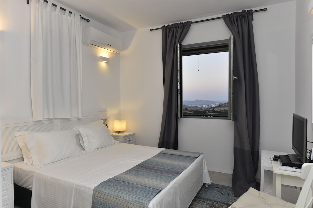 Naoussa Hills Boutique Resort- Adults Only (13+) 18/76
